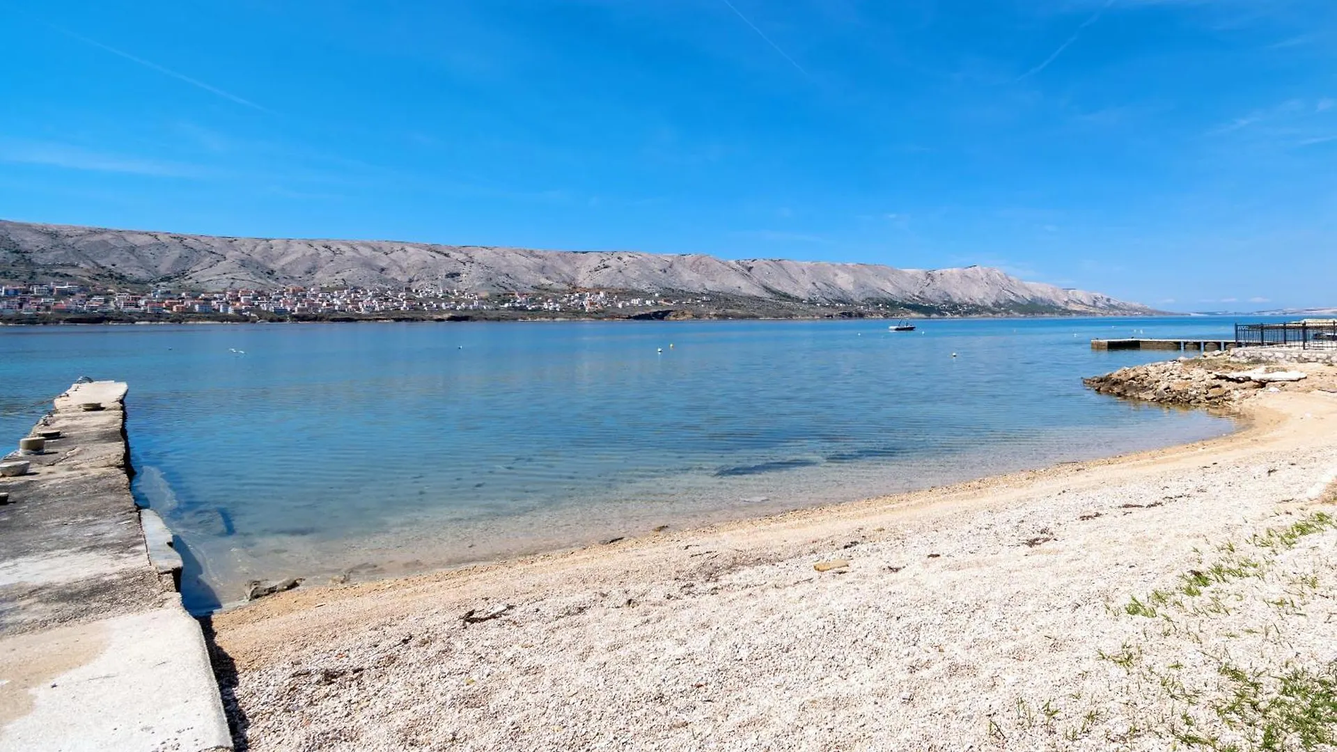 Apartments By The Sea Pag - 20961 باغ 0*,  كرواتيا
