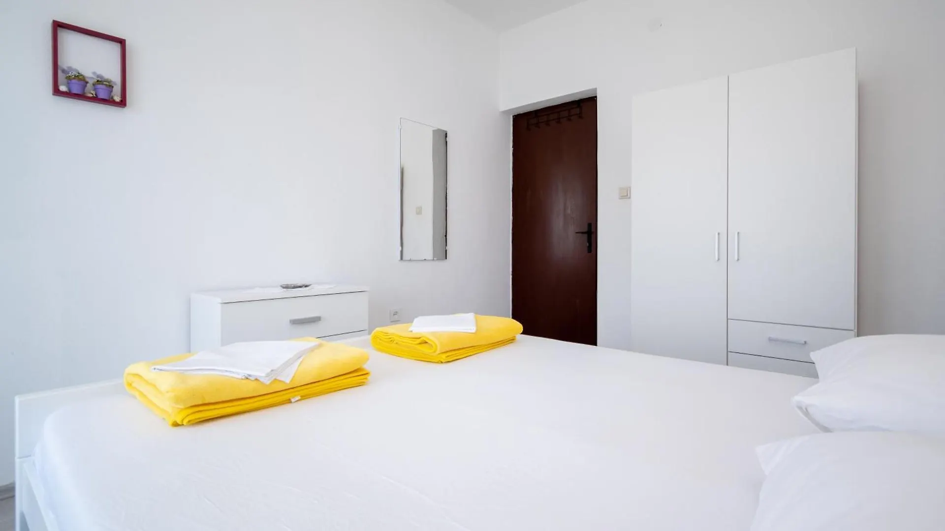 Apartments By The Sea Pag - 20961 باغ