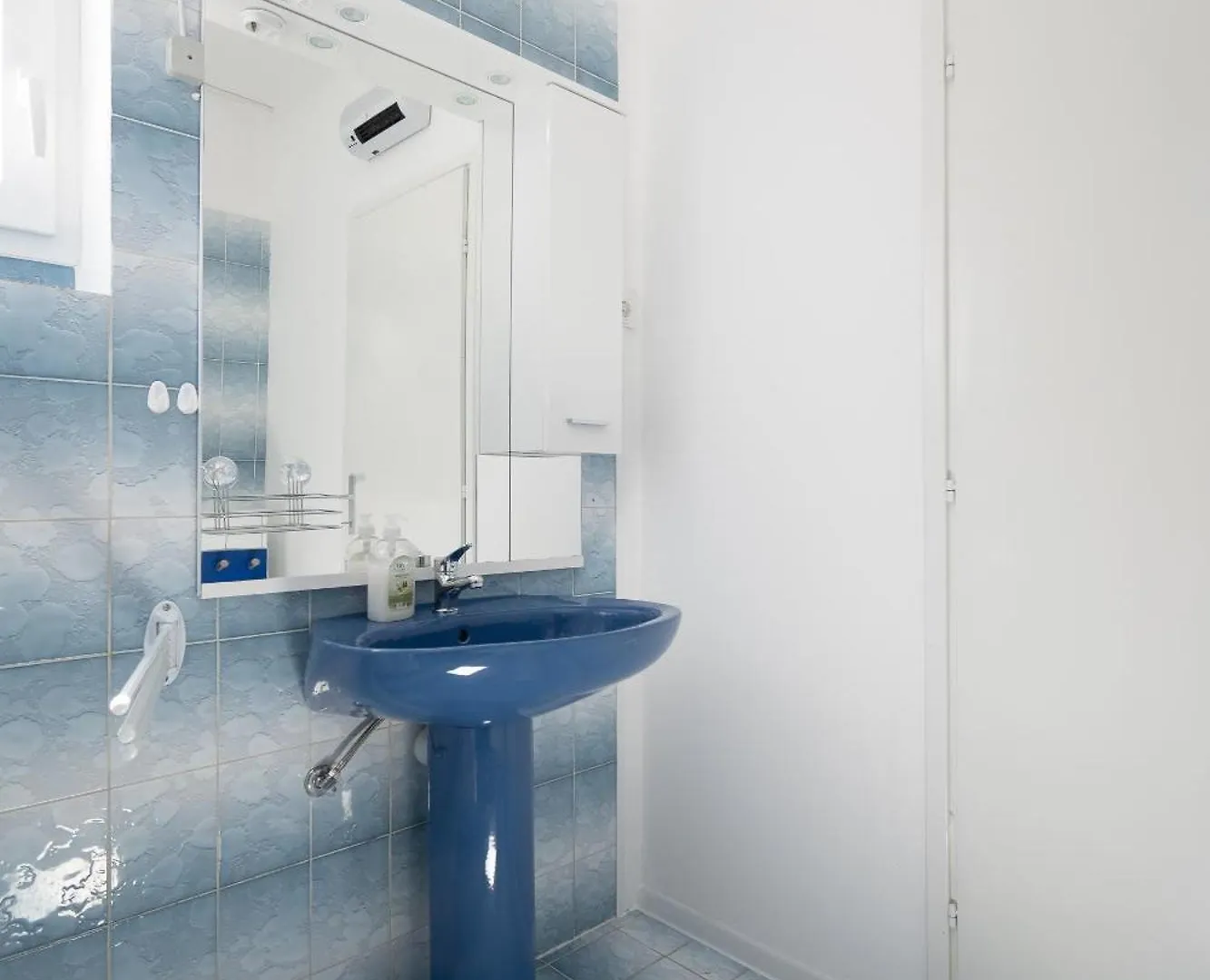 Apartments By The Sea Pag - 20961 باغ