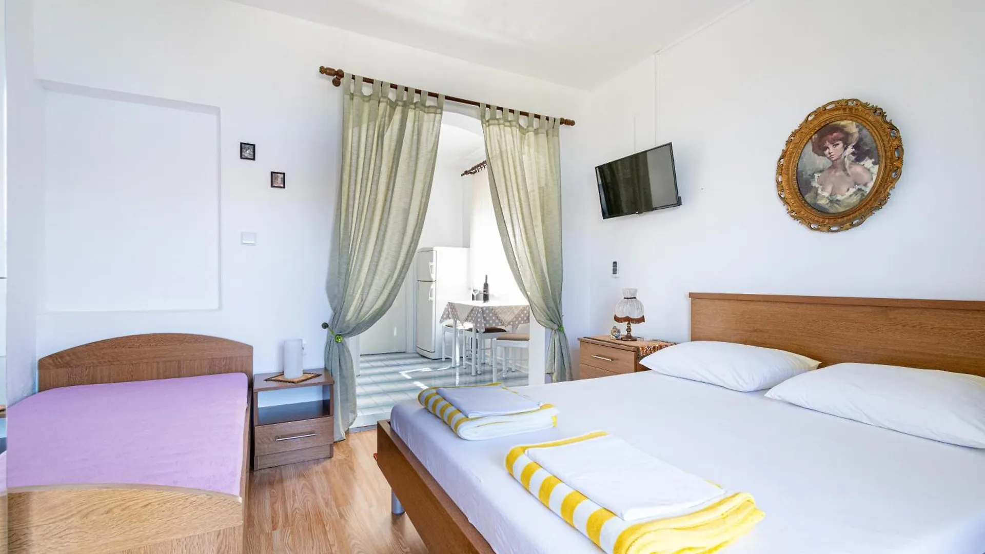 Apartments By The Sea Pag - 20961 باغ 0*,  كرواتيا