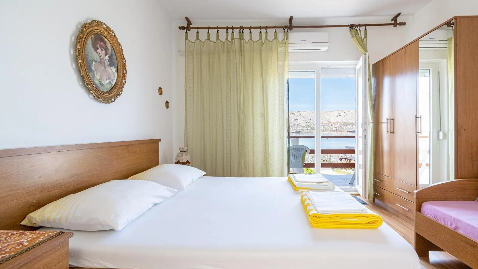 Apartments By The Sea Pag - 20961 باغ